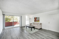 College Corner in Los Angeles, CA - Building Photo - Interior Photo