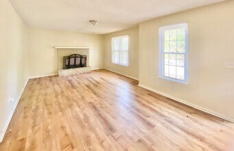 201 Chadford Rd in Irmo, SC - Building Photo - Building Photo
