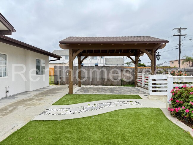 1410 Shoshone St in Oceanside, CA - Building Photo - Building Photo