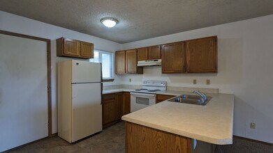 1299 Vondelpark Dr in Colorado Springs, CO - Building Photo - Building Photo
