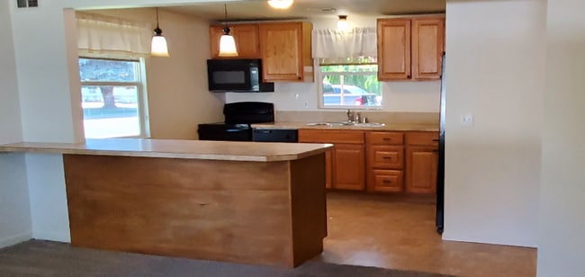 1301 Cedar Ave in Richland, WA - Building Photo - Building Photo