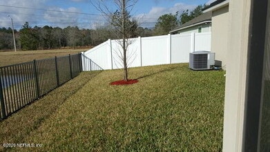 3971 White Pelican Way in Middleburg, FL - Building Photo - Building Photo