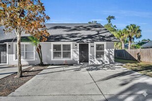 782 LINCOLN Pky in Oviedo, FL - Building Photo