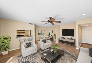2111 Welch St in Houston, TX - Building Photo - Building Photo