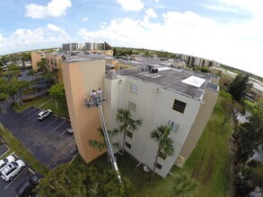 14250 SW 62nd St, Unit 123 in Miami, FL - Foto de edificio - Building Photo