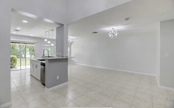 5286 Sapphire Vly in Boca Raton, FL - Building Photo - Building Photo