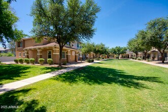 1552 S Roadrunner Dr in Gilbert, AZ - Building Photo - Building Photo