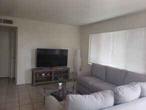 1433 E Elm St, Unit #1 - 5 bed in Tucson, AZ - Building Photo - Building Photo