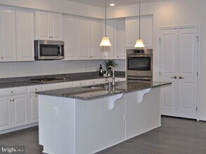13605 Rockingham Ln in Gainesville, VA - Building Photo - Building Photo