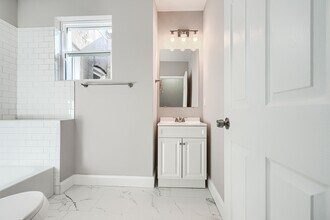 2004 Homewood Ave in Baltimore, MD - Building Photo - Building Photo