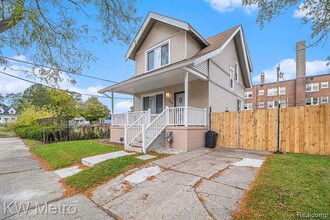 208 Hill Ave in Highland Park, MI - Building Photo - Building Photo