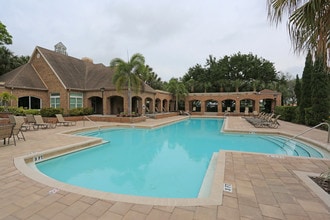 Vantage Point Condominiums in St. Petersburg, FL - Foto de edificio - Building Photo