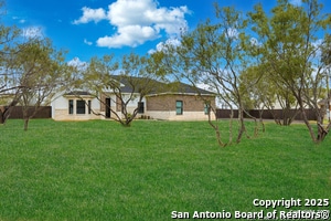 128 Hidden Ranch Ct in Floresville, TX - Building Photo - Building Photo