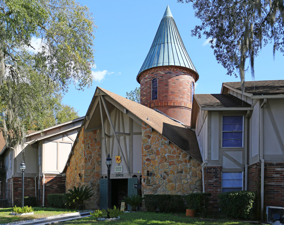 Windsor Tower Apartments in Ocala, FL - Building Photo