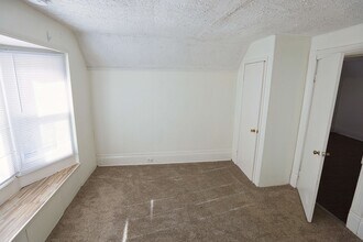 1027 Fulton St E in Grand Rapids, MI - Building Photo - Building Photo