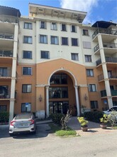 9300 Fontainebleau Blvd in Miami, FL - Building Photo - Building Photo
