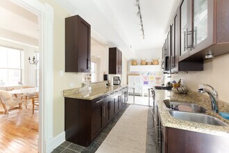 2013 W Evergreen Ave in Chicago, IL - Building Photo - Building Photo
