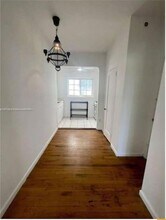 1619 Meridian Ave, Unit 11 in Miami Beach, FL - Building Photo - Building Photo