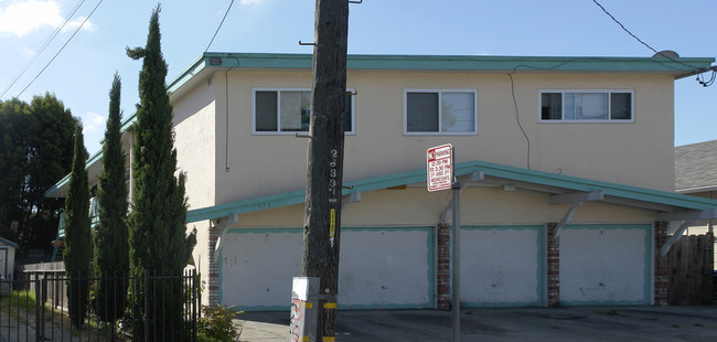 3060 Capp St in Oakland, CA - Foto de edificio - Building Photo