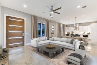 1811 Cedar Ave in Austin, TX - Building Photo - Building Photo