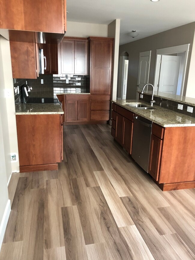 8805 Juanita Dr in Yakima, WA - Building Photo - Building Photo