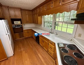 275 Lester Rd in Lawrenceville, GA - Building Photo - Building Photo