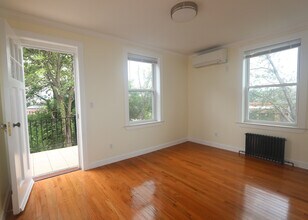 4412 Barnett Ave, Unit 2F in Sunnyside, NY - Building Photo - Building Photo