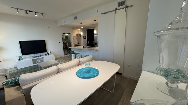 999 SW 1st Ave, Unit 2215 in Miami, FL - Building Photo - Building Photo
