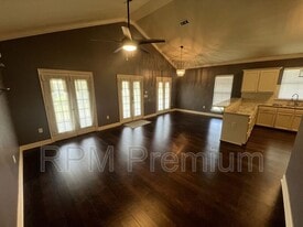 38035 Post Office Rd in Prairieville, LA - Building Photo