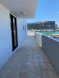 6830 Indian Creek Dr in Miami Beach, FL - Foto de edificio - Building Photo