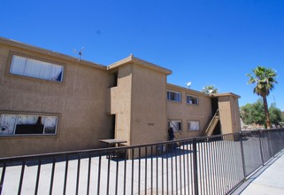 757 E Twain Ave in Las Vegas, NV - Building Photo - Building Photo