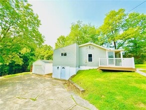 466 Efts Ln in Wintersville, OH - Building Photo - Building Photo