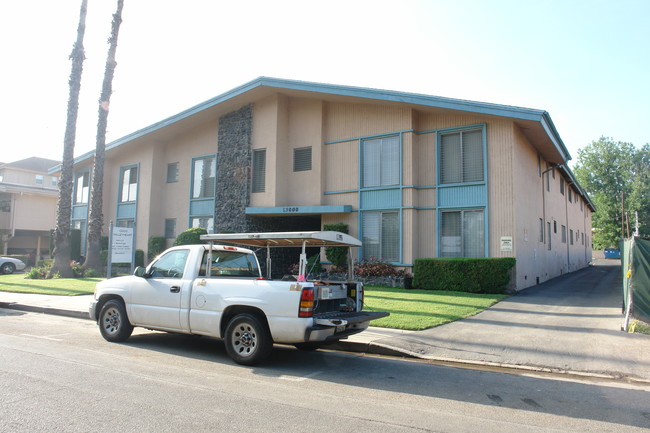 Valleyheart Apartments in Studio City, CA - Building Photo - Building Photo