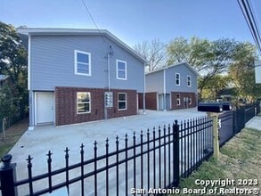 1632 S Hamilton Ave in San Antonio, TX - Building Photo - Building Photo