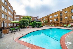 Marina Cove Apartments in San Francisco, CA - Building Photo