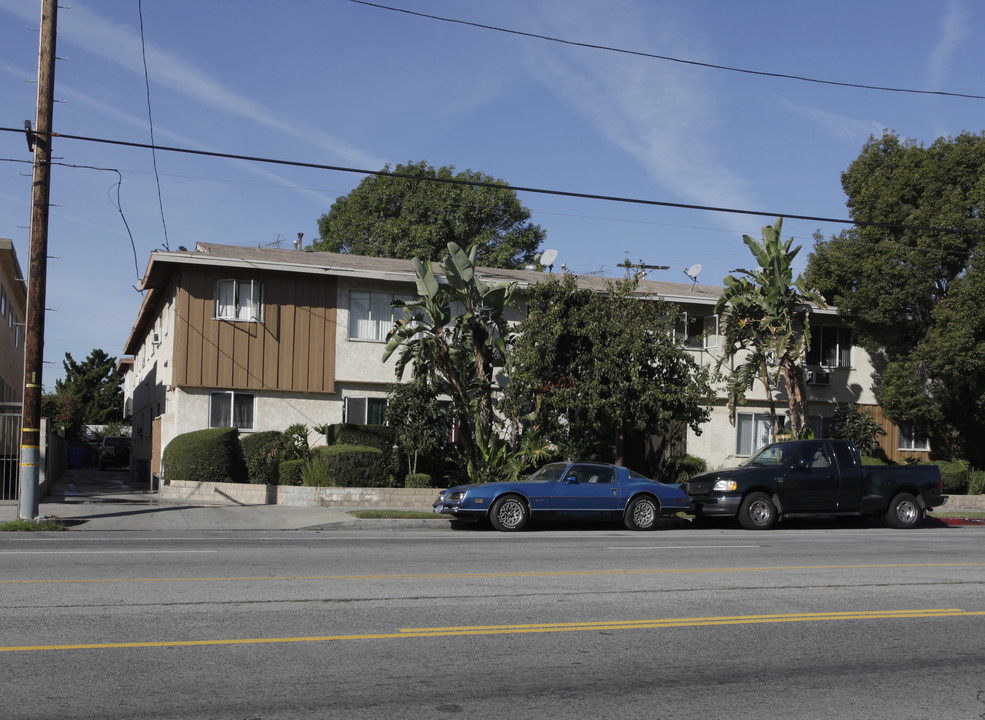 5643 Laurel Canyon Blvd in Valley Village, CA - Foto de edificio