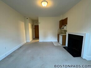 1223 Beacon St, Unit 308 in Brookline, MA - Building Photo - Building Photo