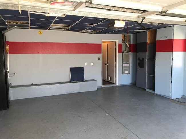 2206 Glimmer Way in Perris, CA - Building Photo - Building Photo