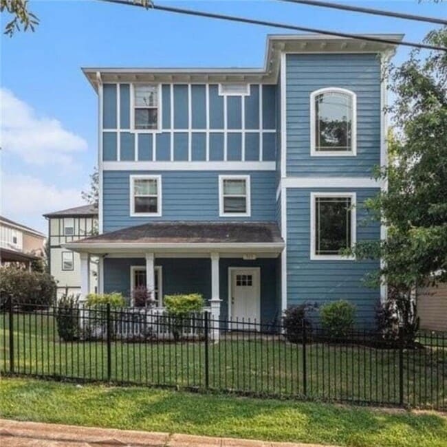 property at 713 McWilliams Rd SE