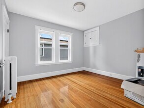 254 Main St, Unit 2 in Medford, MA - Building Photo - Building Photo