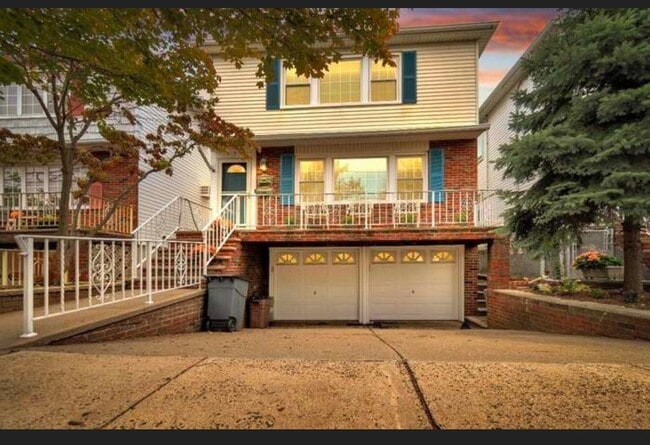 property at 7 Country Village Ct