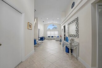 6180 Royal Birkdale Dr in Greenacres, FL - Building Photo - Building Photo