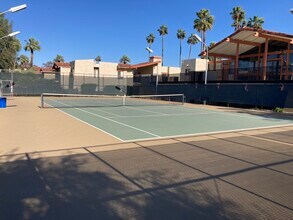 1407 N Sunrise Way, Unit 20 in Palm Springs, CA - Building Photo - Building Photo