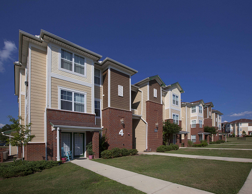 Pinnacle at Magnolia Pointe in Mccomb, MS - Building Photo