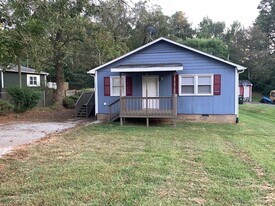 3221 Dearborn Dr in Durham, NC - Building Photo