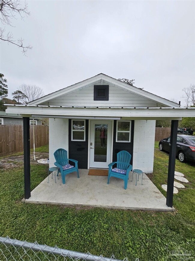property at 9775 N Loop Rd