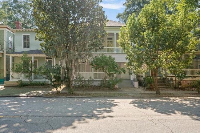 property at 1914 Barnard St