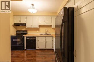 58 Romy Crescent in Thorold, ON - Building Photo - Building Photo