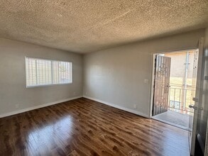1333 E 47th St in Los Angeles, CA - Building Photo - Building Photo