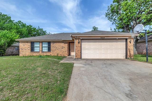 6414 Big Springs Dr in Arlington, TX - Foto de edificio
